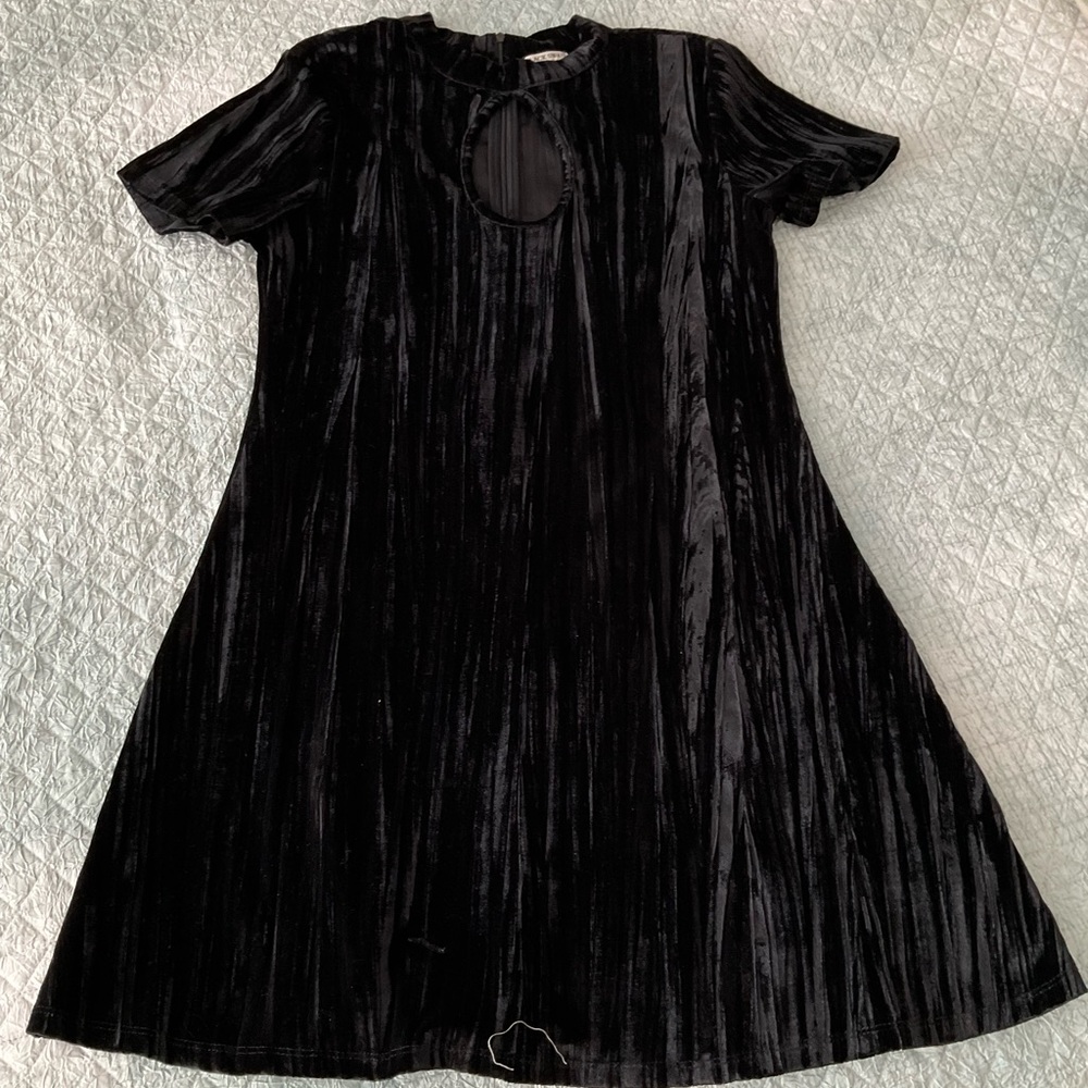 Short velvet dress